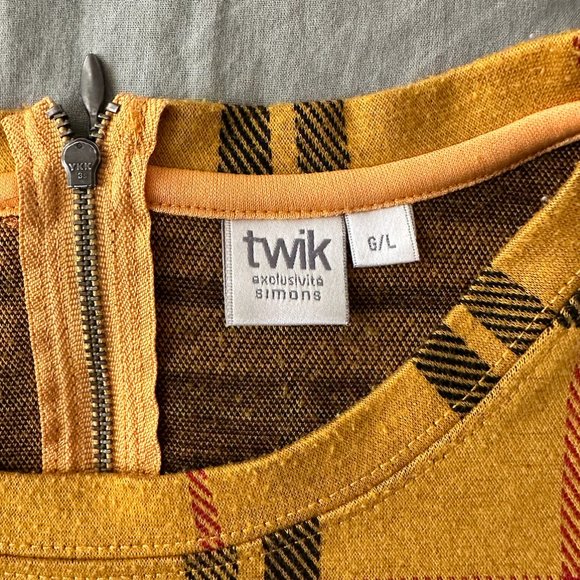 Simons Twik Black and Yellow Plaid Blouse - Picture 5 of 9